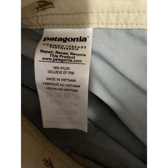 Patagonia Shorts Mens 28 Gray Nylon Outdoor Hiking Swim Board Waverfarer 86660 - Picture 7 of 7